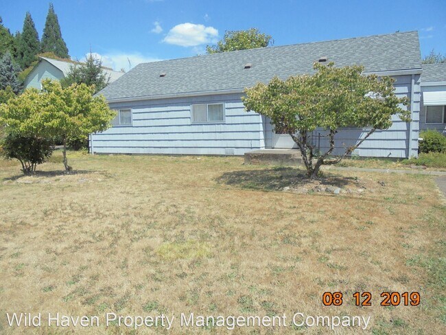 Foto del edificio - 3 br, 1 bath House - 140 SW Daniels St