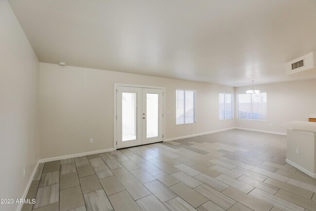 Building Photo - 7422 S 40th Ln