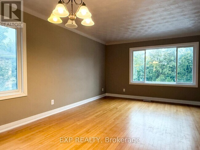 Photo du bâtiment - 837 Blair Rd