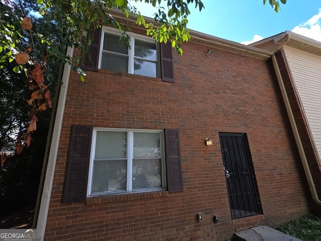 Foto del edificio - 904 Holden Ln