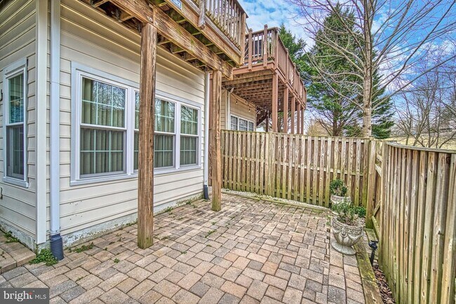 Backyard and Entrance - 11598 Tolson Plz