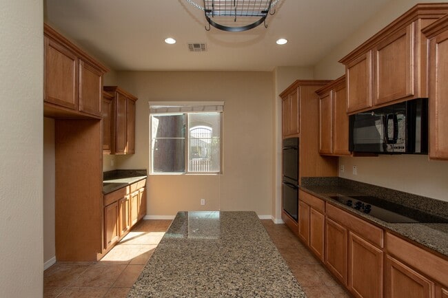 Building Photo - 5610 W Desperado Way