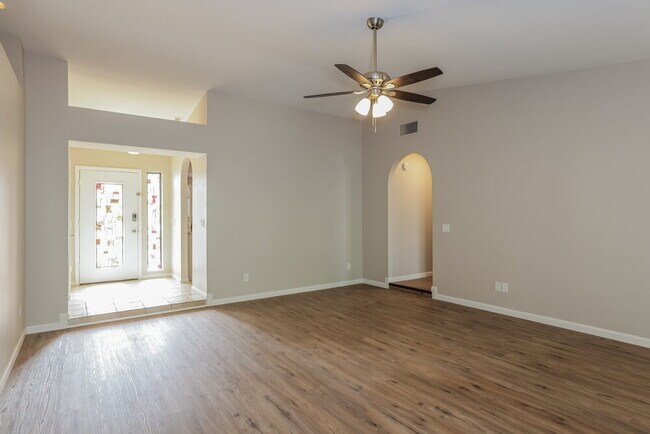 Foto del edificio - 14826 N Briarwood Dr