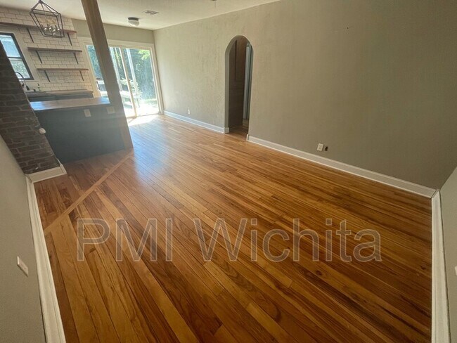 Foto del edificio - 608 N Parkwood Ln