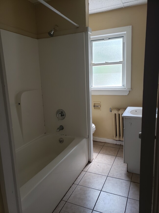 Upstairs Bathroom - 714 Prescott Ave