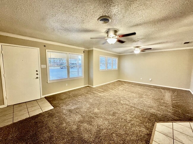 Building Photo - Cute 3 bedroom 2 bath Home!