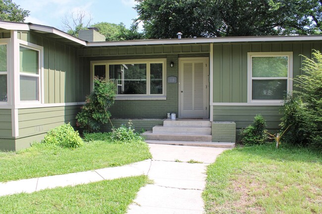 Building Photo - ALAMO HEIGHTS I.S.D.