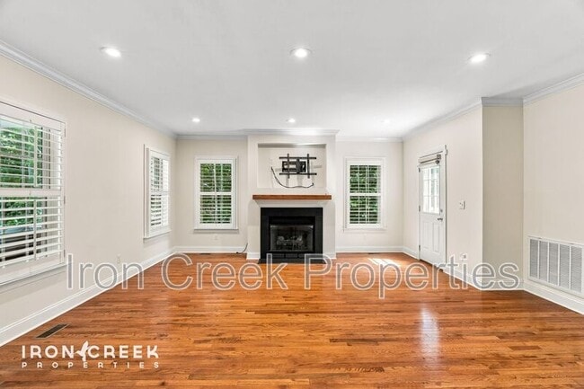Building Photo - 1672 Olmsted Dr