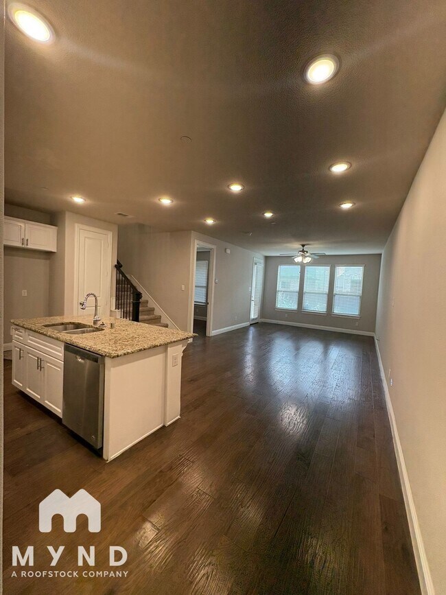 Foto del edificio - 4584 Titus Cir