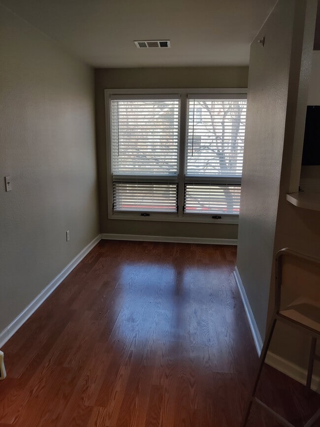 Building Photo - 1320 S Monaco Street Pky