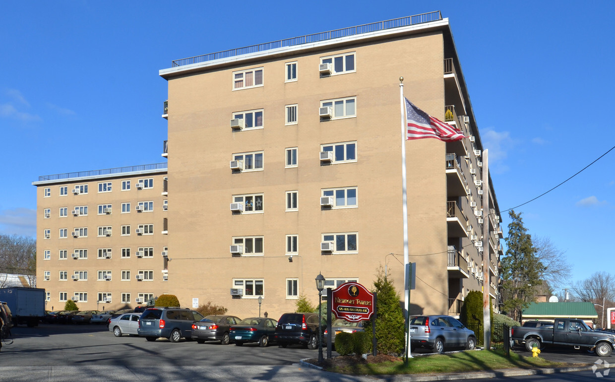 Building Photo - Newport Towers West