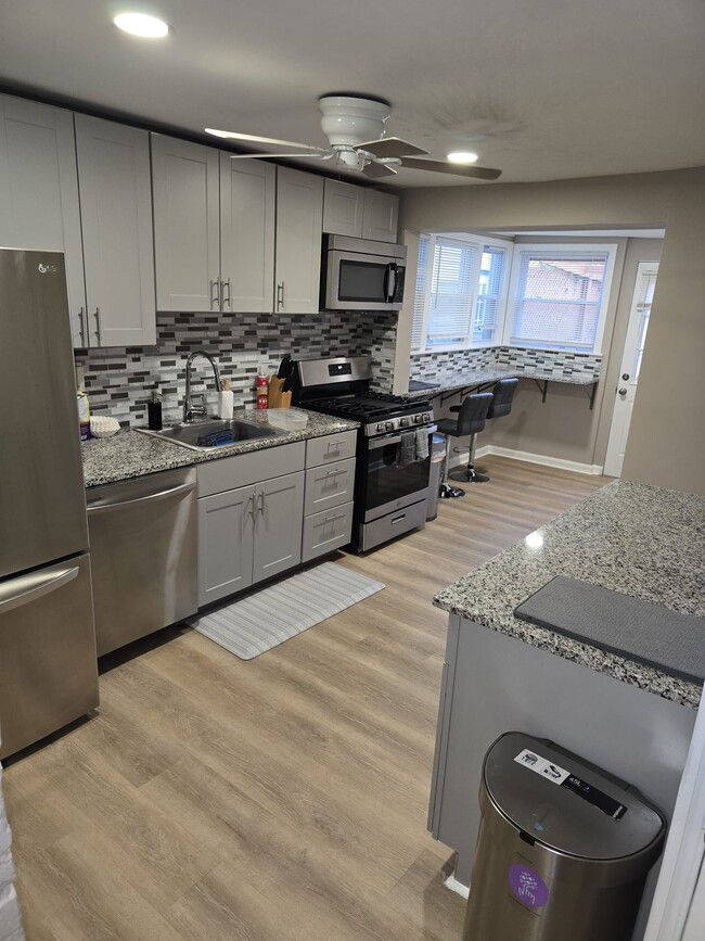 Building Photo - 95 Vesey St