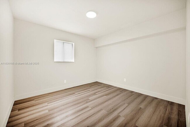 Foto del edificio - 7710 NW 6th Ct