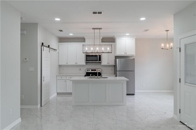 Foto del edificio - 5404 N Crown Point