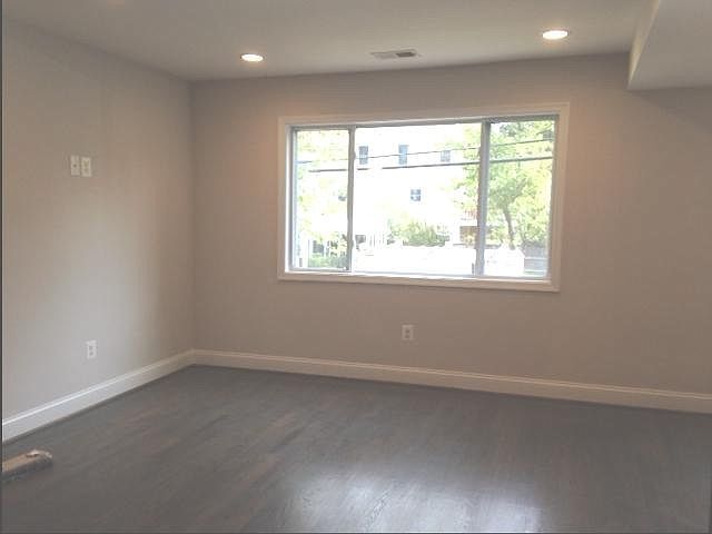 Foto del edificio - 1320 N Nelson St