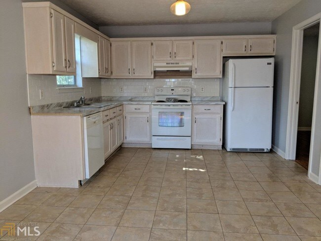 Building Photo - 5480 Apache Trail