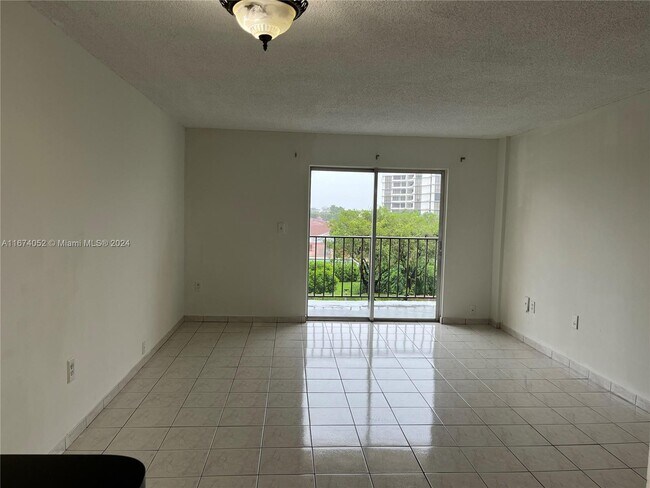 Foto del edificio - 14250 SW 62nd St