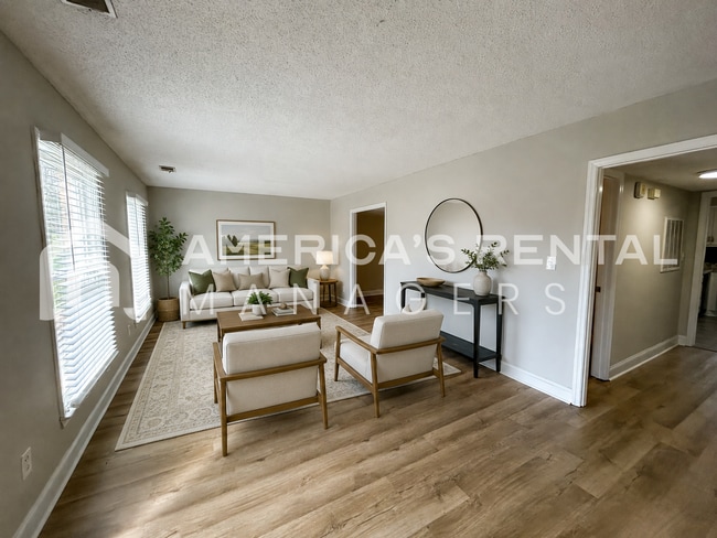 Building Photo - Deposit Pending. MOVE-IN SPECIAL!!! - Townhome available in Pelham! - Sign a lease by 5/31 to get...