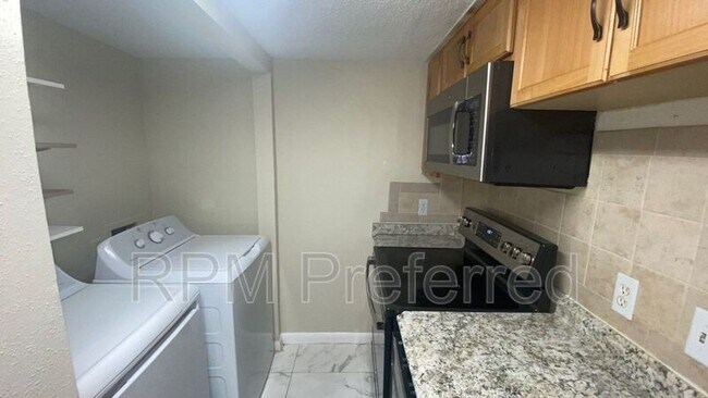 Foto del edificio - 9532 Windswept Ln