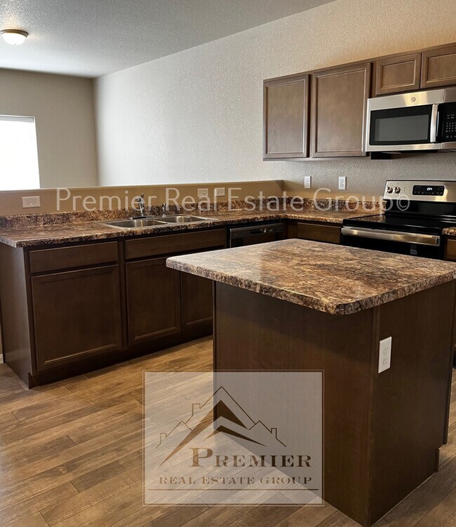 Foto del edificio - 7783 Sand Lake Heights