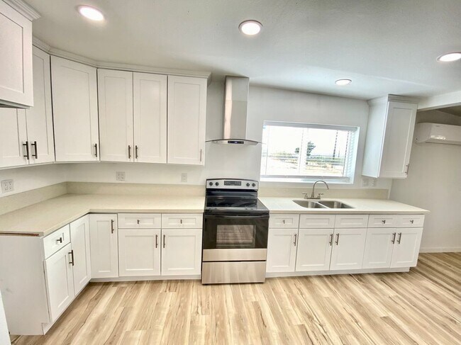 Foto del edificio - 24729 Roxbury Rd