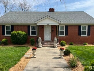 Building Photo - 215 Wooldridge Ln