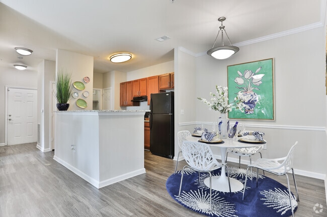 2BR, 2BA - 1,025 SF - The Parke at Oakley