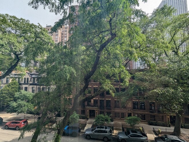 Building Photo - 30 E Elm St