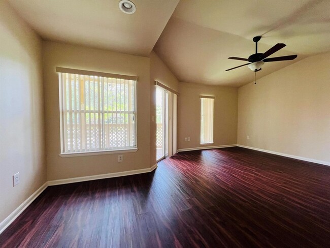 Building Photo - 4799 Via Palm Lakes