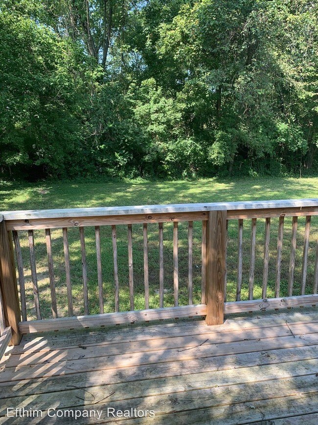 237239 Cool Valley Dr, Fenton, MO 63026 Room for Rent in Fenton, MO