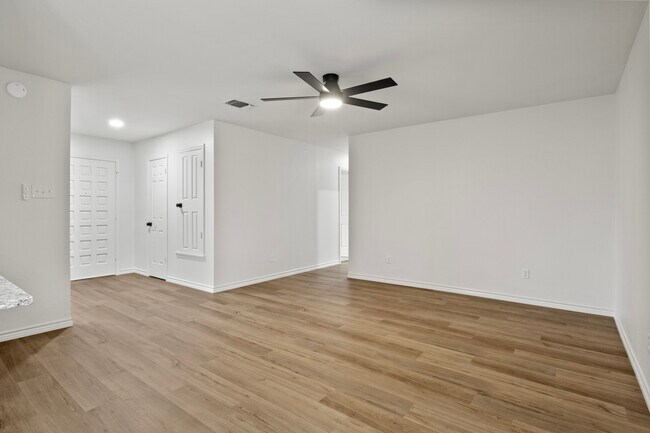 Foto del edificio - 2533 Green Hill Rd