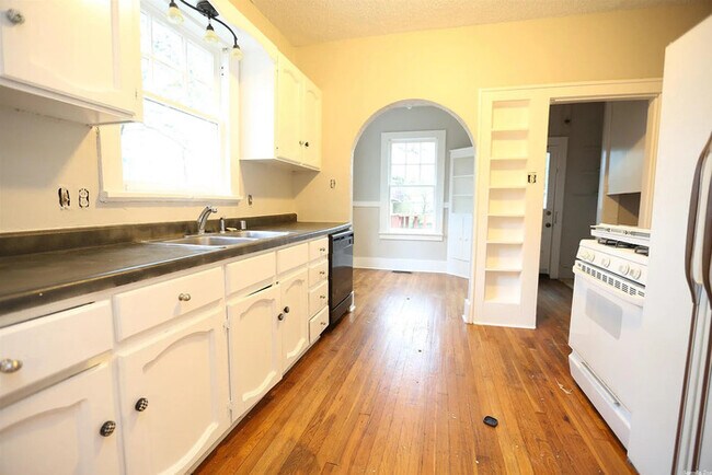 Foto del edificio - 3430 N Cypress St