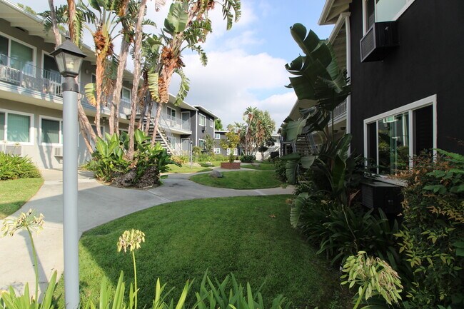 Foto del interior - FOOTHILL VILLAGE