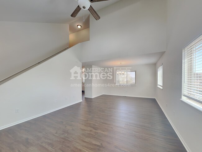 Foto del edificio - 4574 Cole Drive
