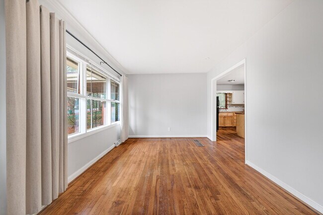 Foto del edificio - 3178 Pinehill Drive