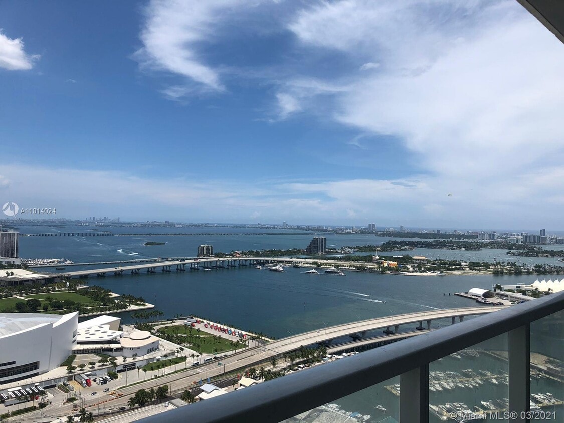 Primary Photo - 244 Biscayne Blvd