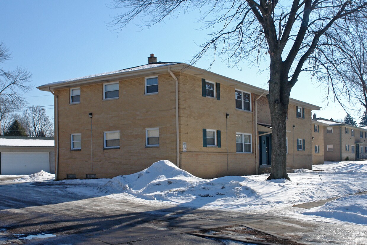 Building Photo - 5440 N 83rd St