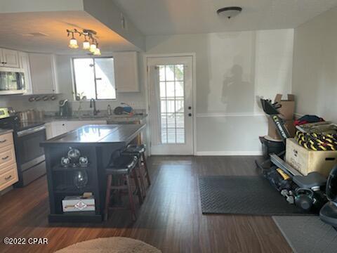 Building Photo - 4841 S Lakewood Dr