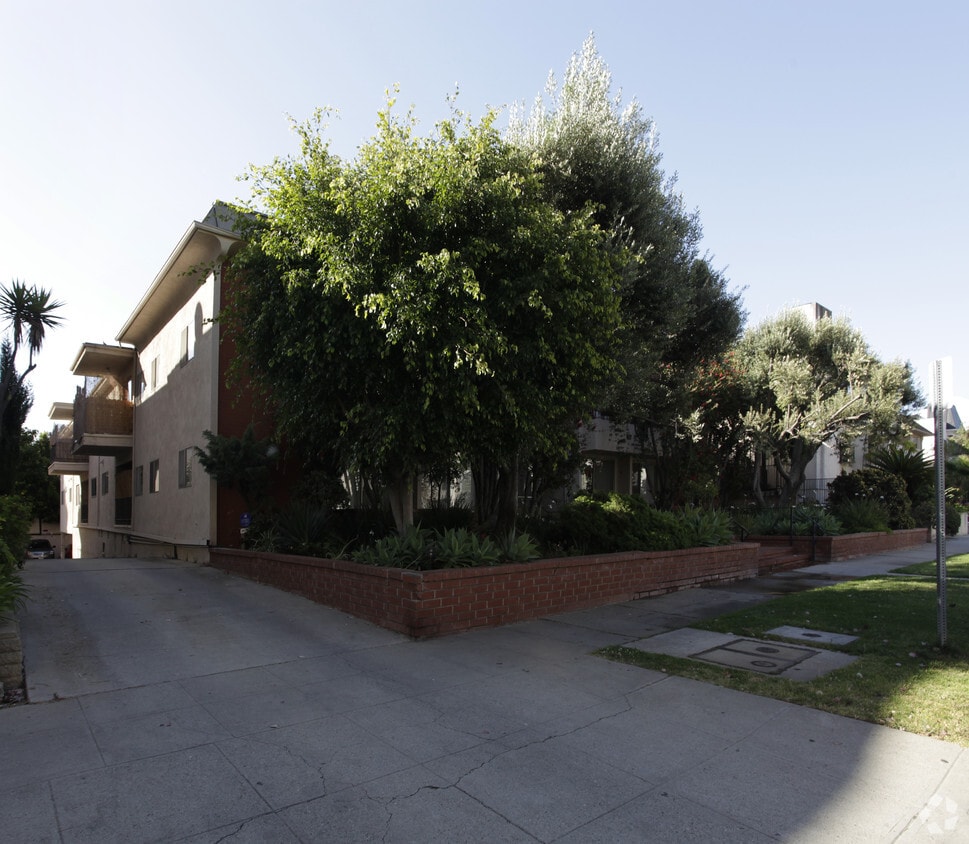 11920 Mayfield Ave, Los Angeles, CA 90049 Apartments in Los Angeles