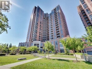 Building Photo - 61 Heintzman St