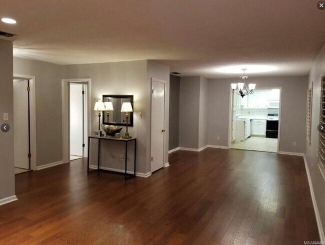 Foto del edificio - 2461 Price St