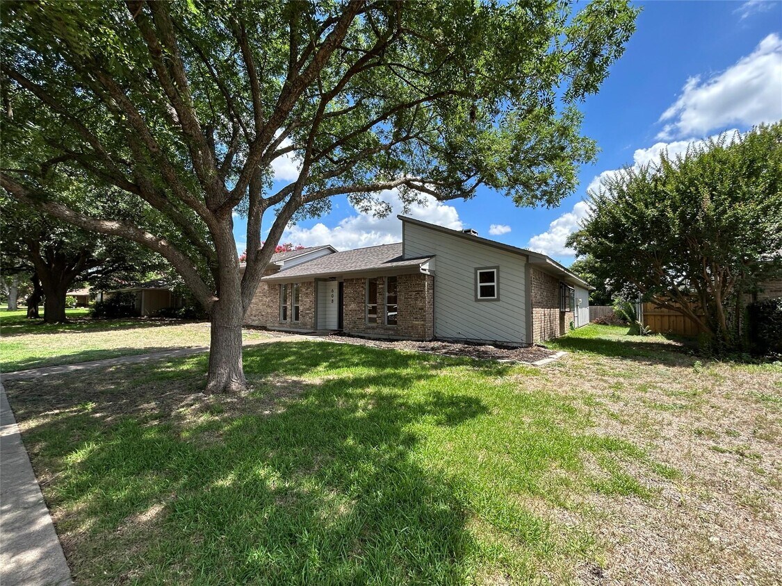 Foto del edificio - 608 High Meadow Dr