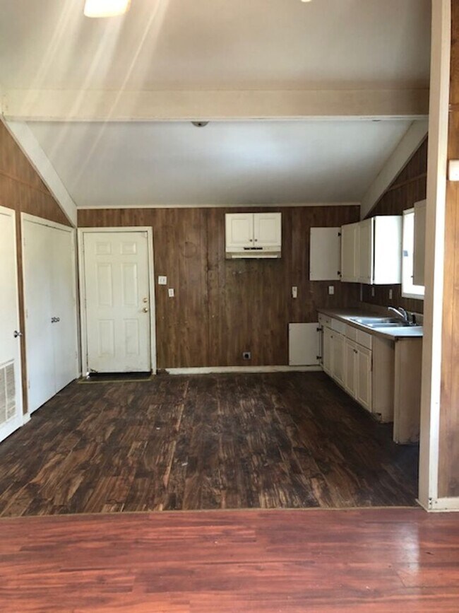 Building Photo - Three Bedroom Rental Home in Lafayette!