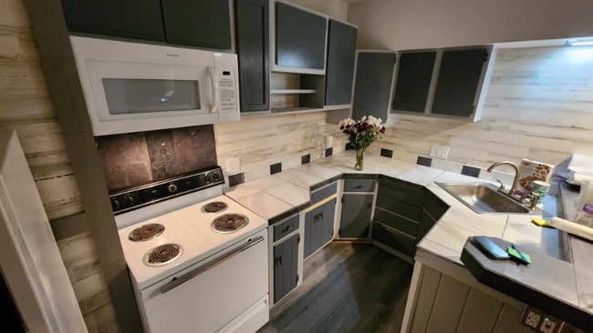 Building Photo - 70 Market St