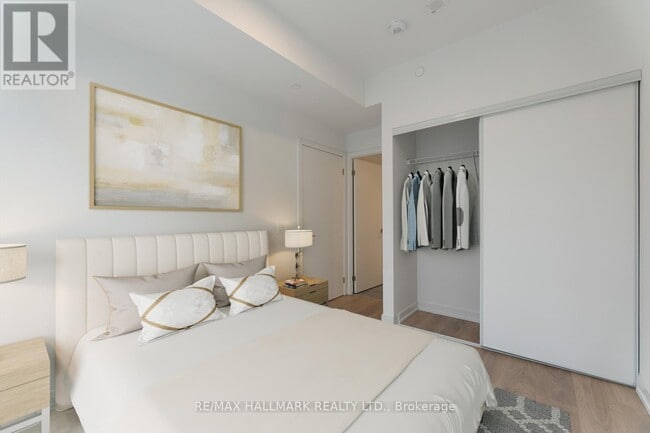 Photo du bâtiment - 150 Logan Ave