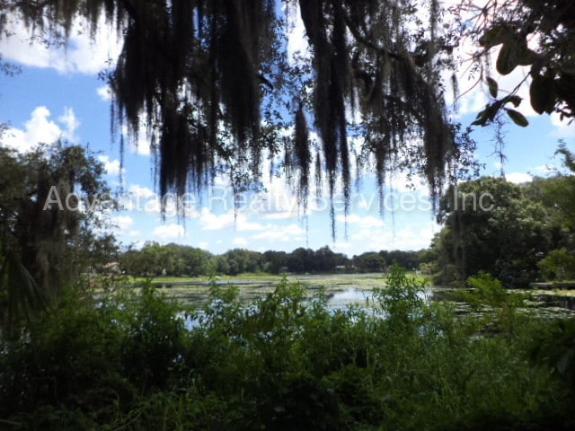 Building Photo - 1309 S Pine Lake Dr