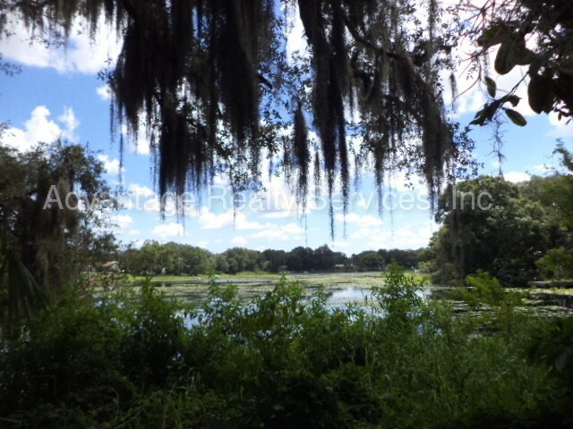 Foto del edificio - 1309 S Pine Lake Dr