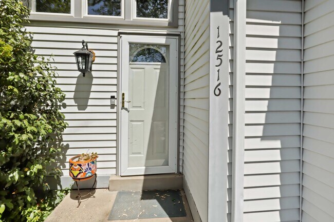 Building Photo - 12516 Fanleaf Ct