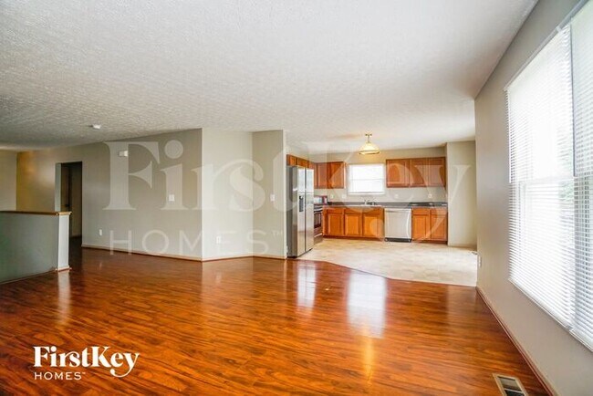 Building Photo - 5911 Epernay Way