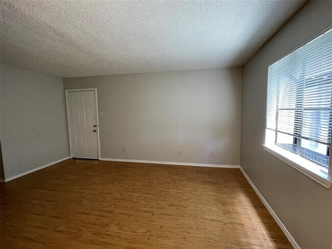 Building Photo - 5616 Emerald Forest Dr